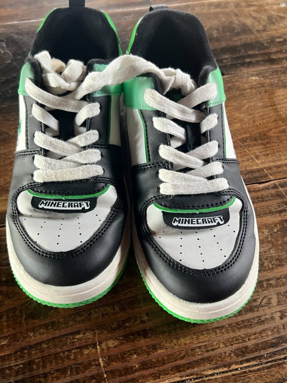 Childs Size 1 Minecraft shoes - Picture 3 of 6